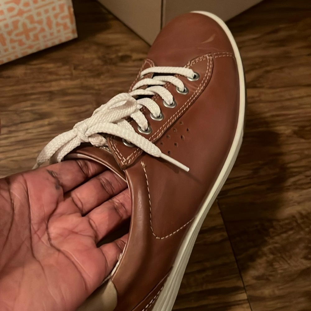 Mahogany casual shoe like new